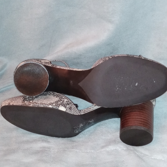 H&M snakeskin round heel ankle strap heel - Picture 6 of 6